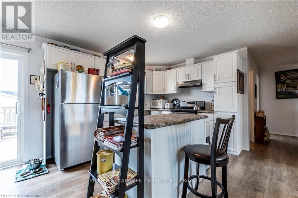 17 Bent Willow Court, Haldimand, Ontario  N0A 1L0 - Photo 10 - X12356530