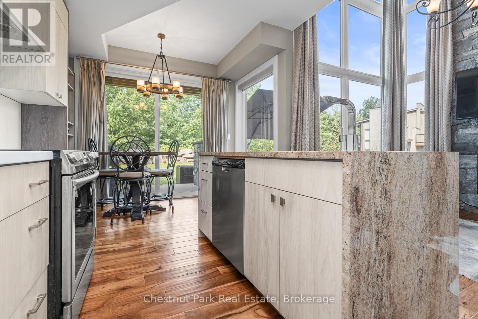 34 Carrick Trail, Gravenhurst, Ontario  P1P 0A6 - Photo 11 - X12141378