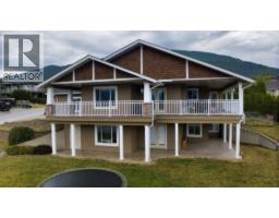 902 PURCELL Crescent, creston, British Columbia