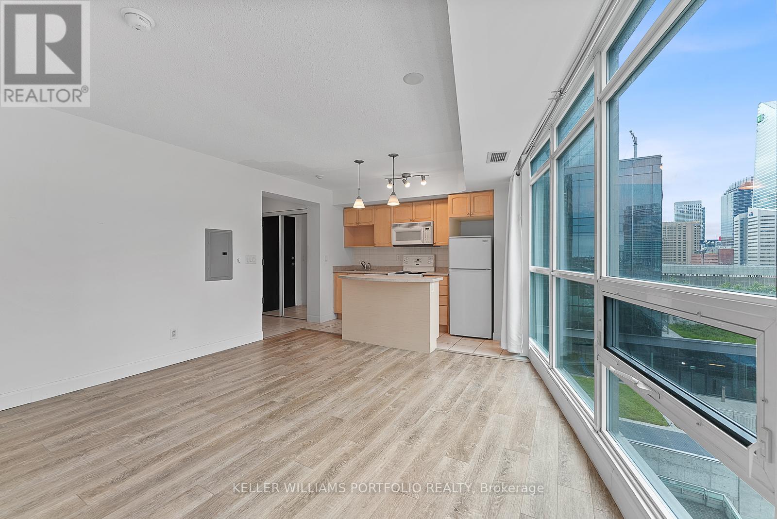 1104 - 18 Yonge Street, Toronto, Ontario  M5E 1Z8 - Photo 8 - C12356710