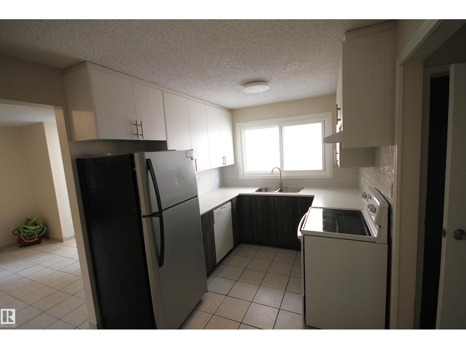 Property at 12907 & 12909 123 ST NW image 2