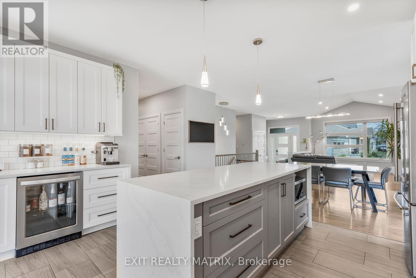 101 Lyon Street, Russell, Ontario  K0A 1W0 - Photo 13 - X12356863