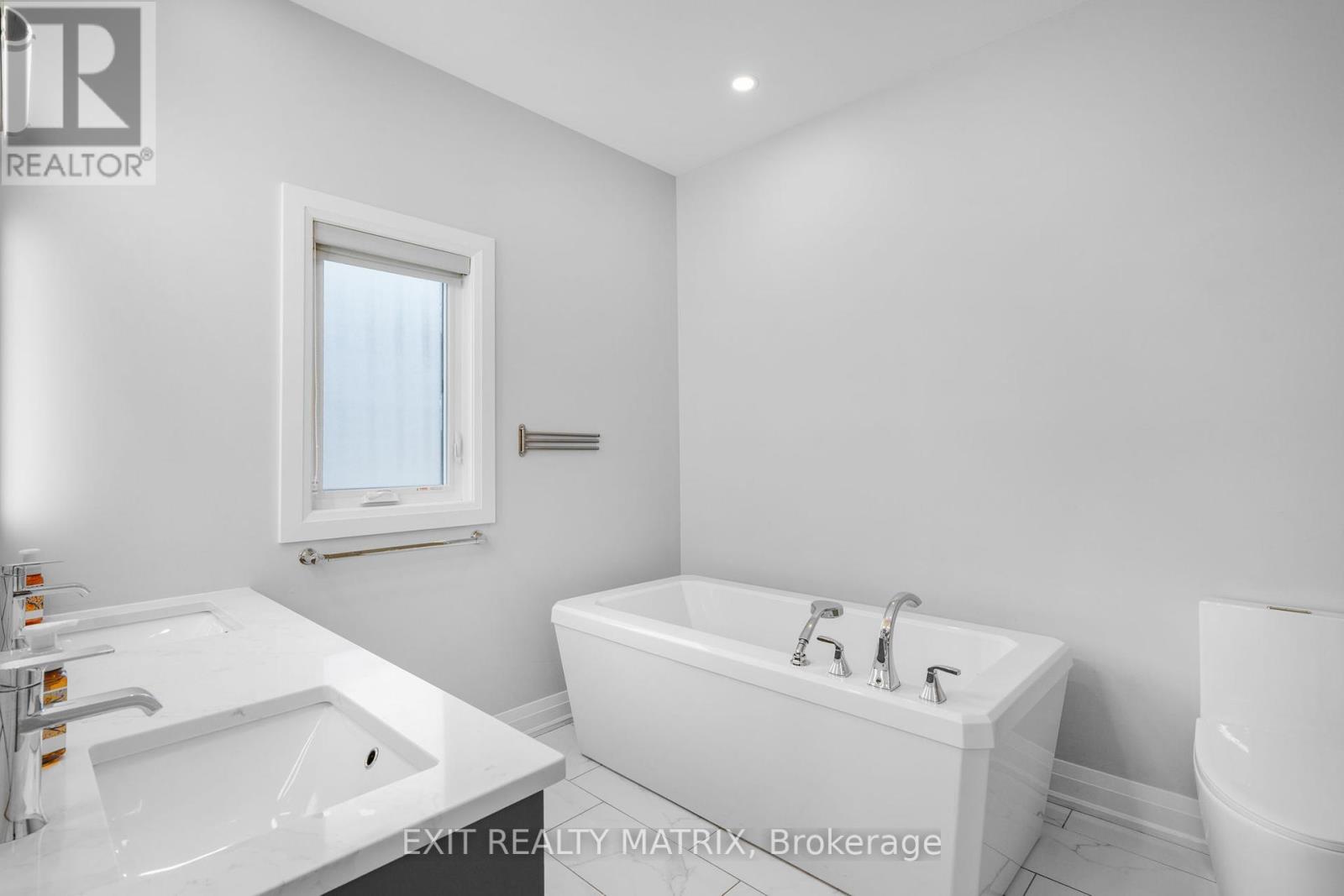 101 Lyon Street, Russell, Ontario  K0A 1W0 - Photo 18 - X12356863