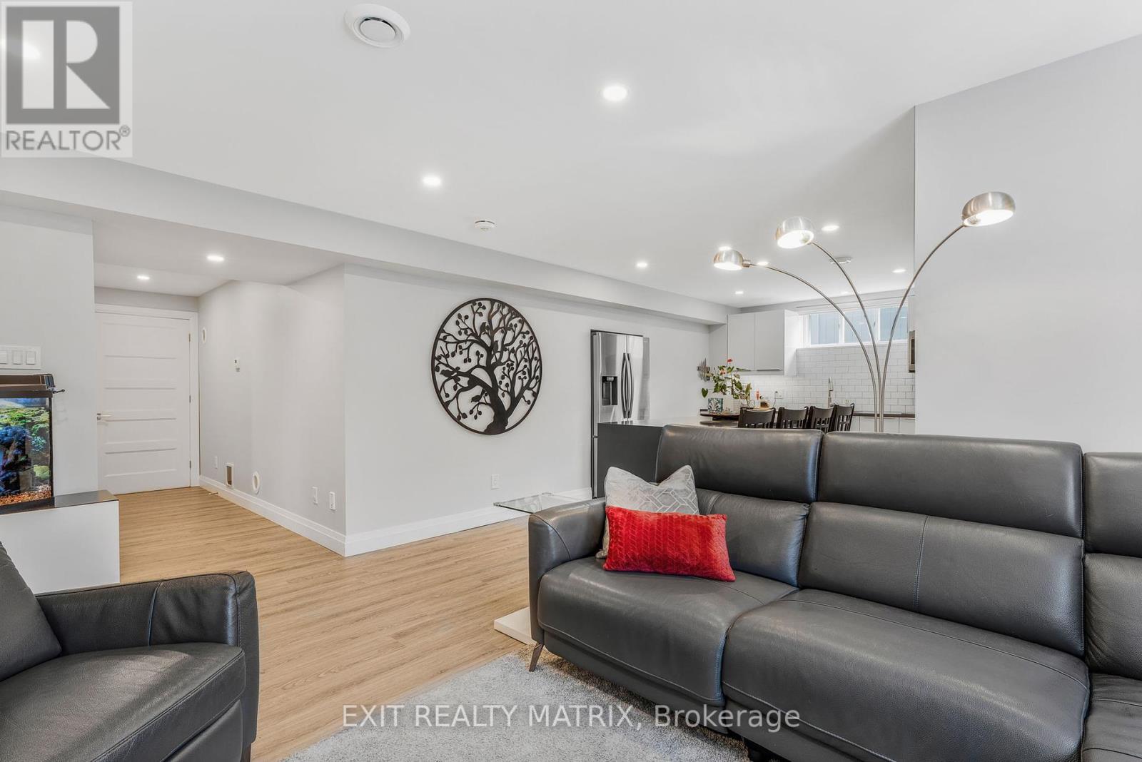 101 Lyon Street, Russell, Ontario  K0A 1W0 - Photo 25 - X12356863
