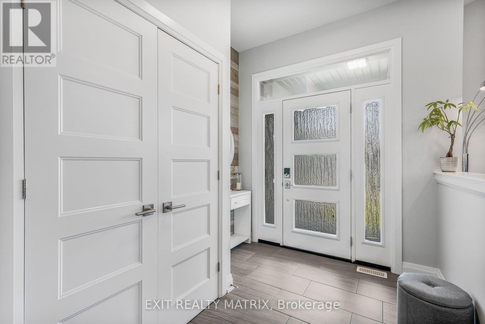 Property at 101 LYON STREET image 3