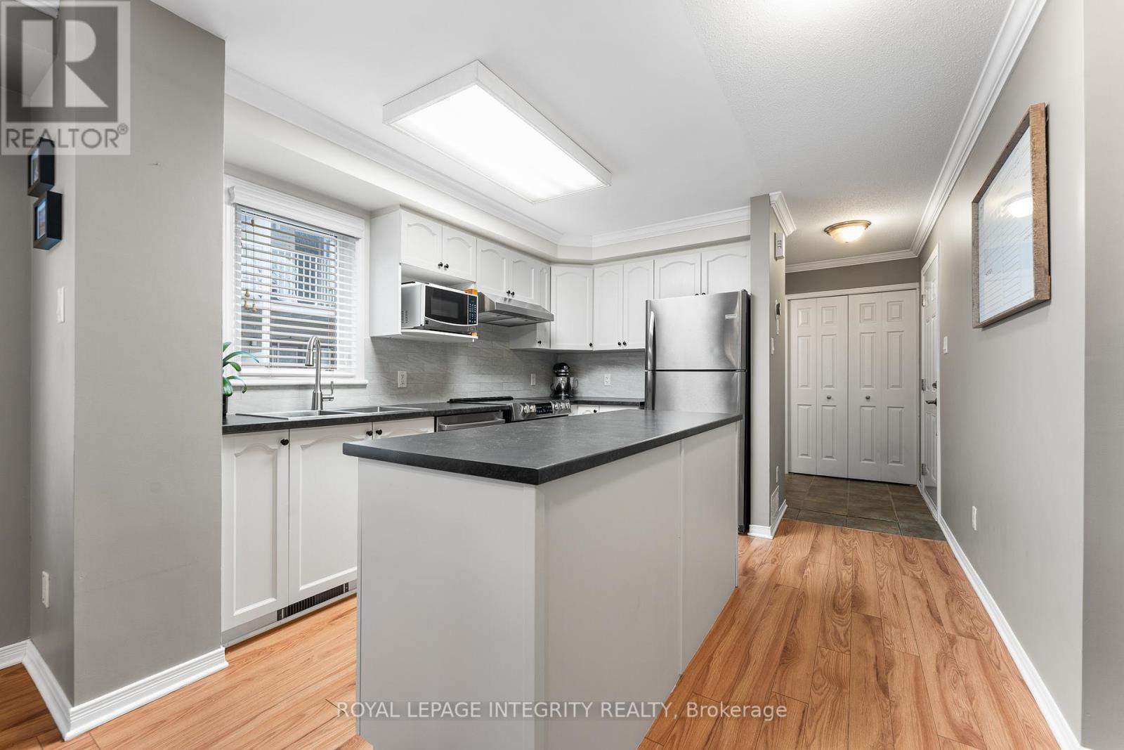 632 Reardon Private, Ottawa, Ontario  K1V 2K9 - Photo 4 - X12356873