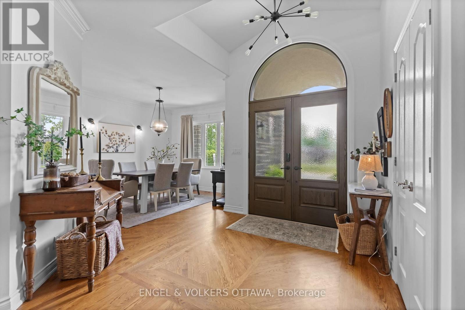 Property at 6957 LAKE FOREST WALK image 4