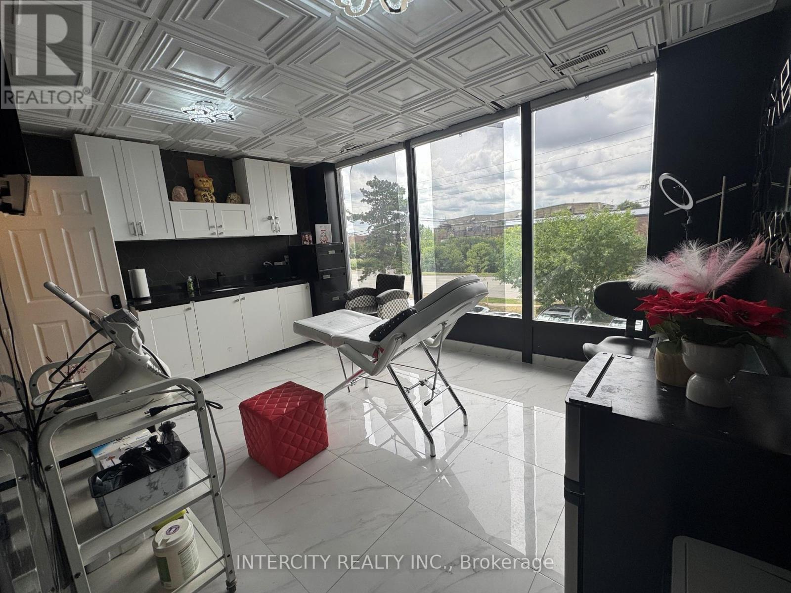 630 Rivermede Road, Vaughan, Ontario  L4K 2H7 - Photo 5 - N12356699