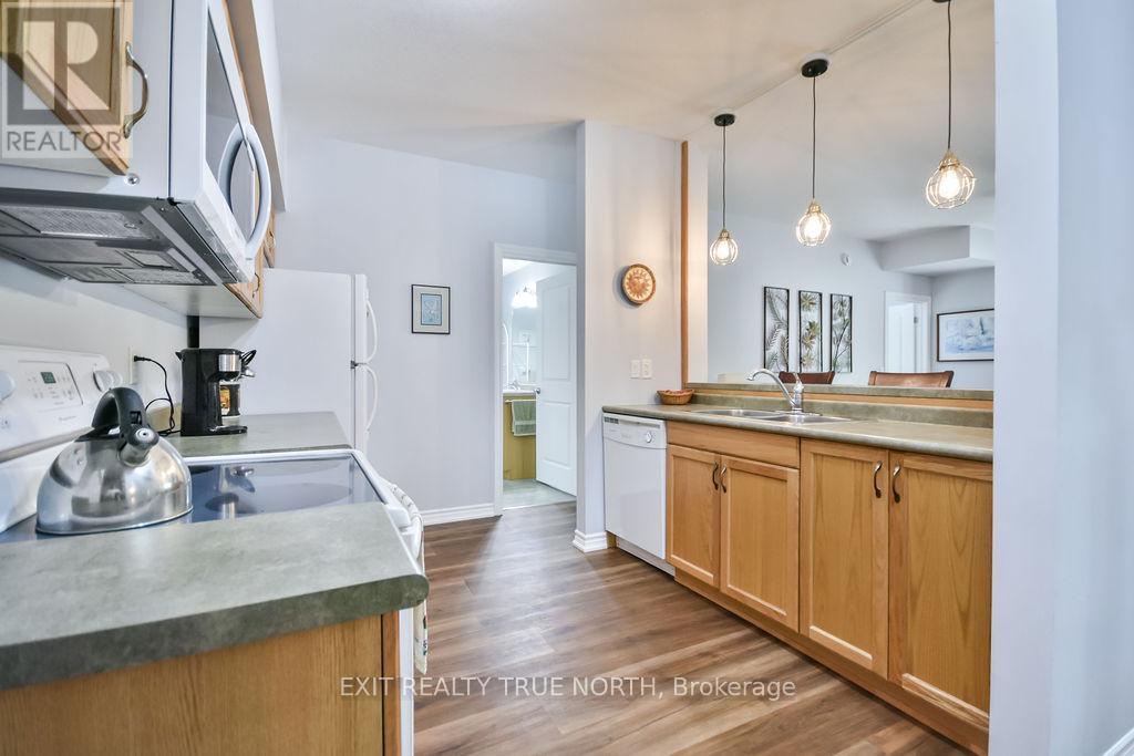 107 - 19b Yonge Street N, Springwater, Ontario  L0L 1P0 - Photo 4 - S12356690