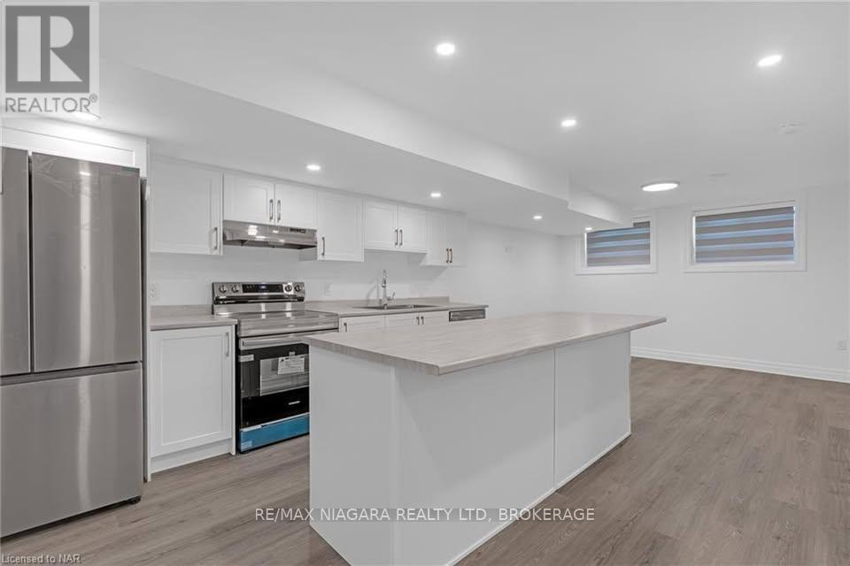 Lower - 7426 Parkside Road, Niagara Falls, Ontario  L2H 3V8 - Photo 1 - X12356818