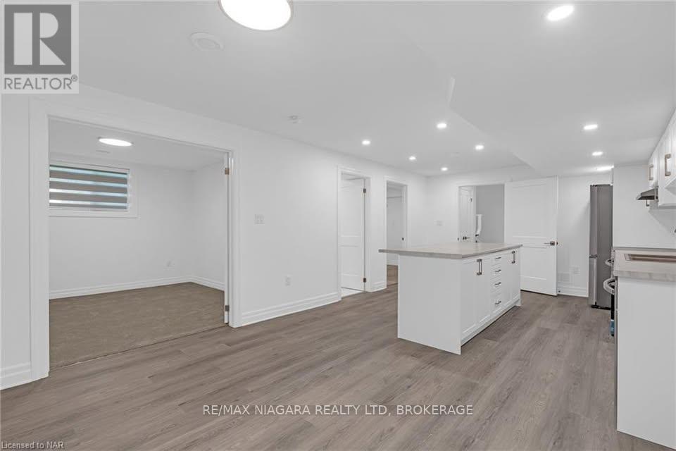 Lower - 7426 Parkside Road, Niagara Falls, Ontario  L2H 3V8 - Photo 6 - X12356818