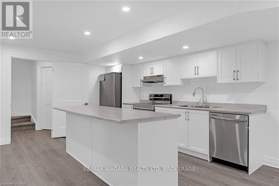 Lower - 7426 Parkside Road, Niagara Falls, Ontario  L2H 3V8 - Photo 7 - X12356818