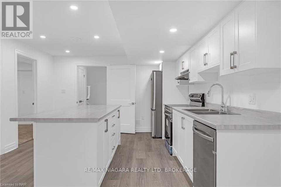 Lower - 7426 Parkside Road, Niagara Falls, Ontario  L2H 3V8 - Photo 8 - X12356818