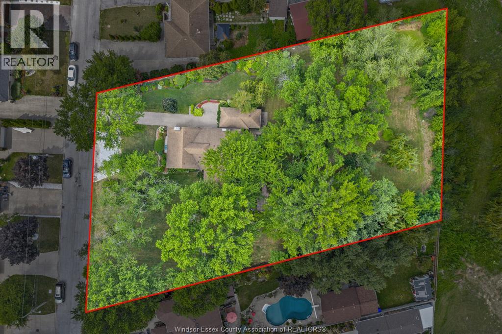 MLS# 25021240: 2702 TOURANGEAU, Windsor, Canada