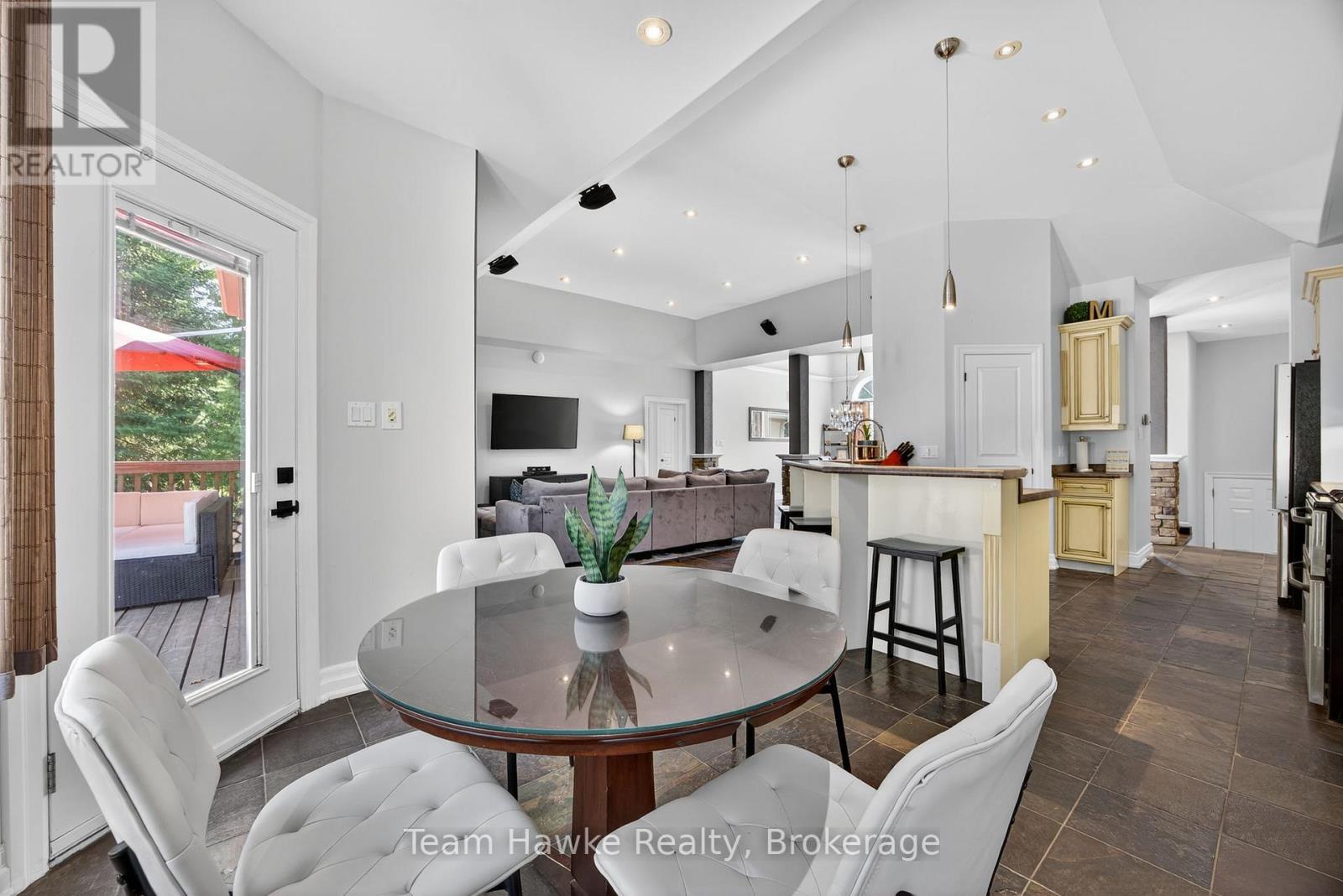 103 Spruce Street, Tiny, Ontario  L0L 1P0 - Photo 13 - S12356837