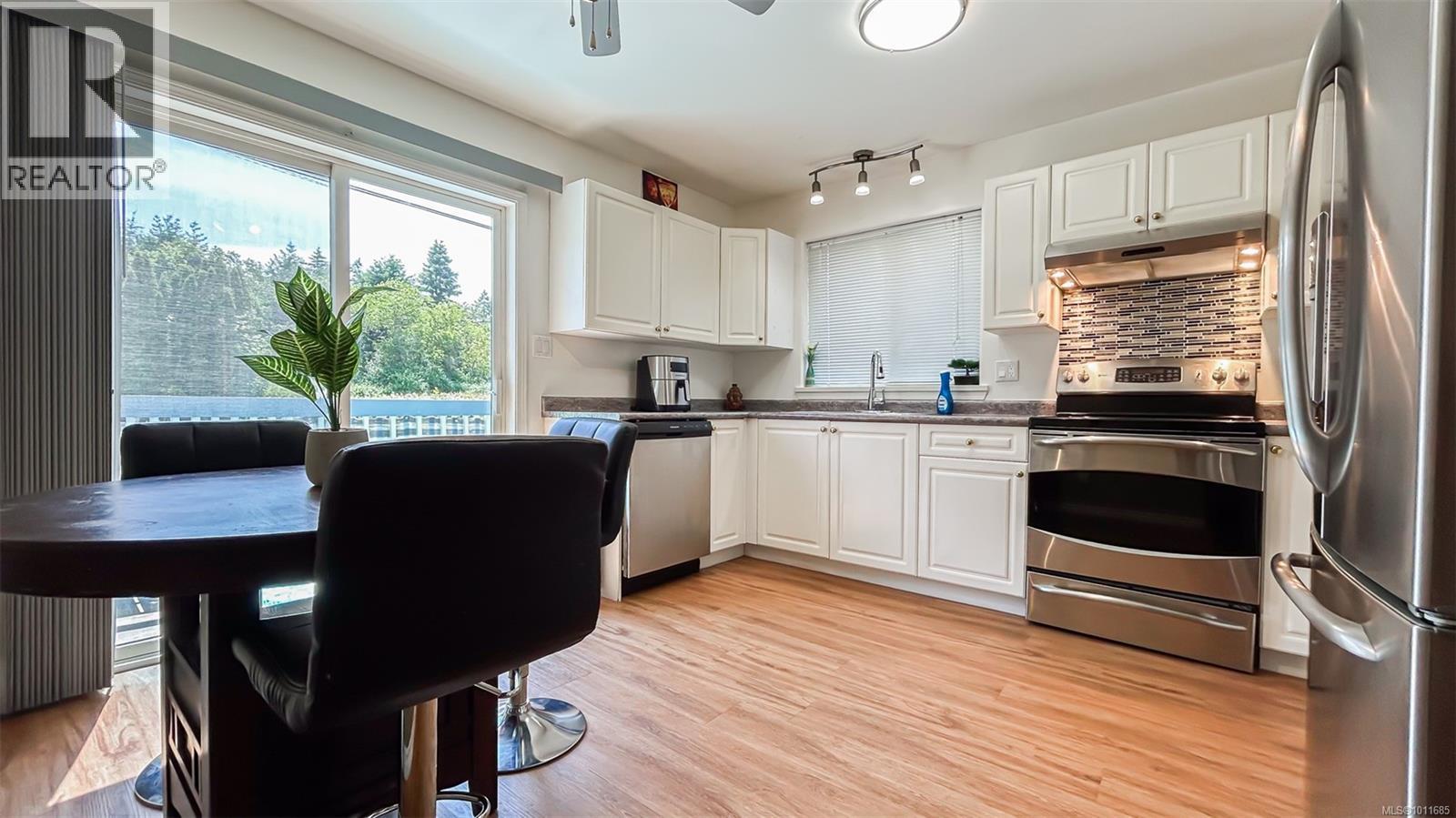 1988 Mctavish Rd, North Saanich, British Columbia  V8L 1C9 - Photo 8 - 1011685