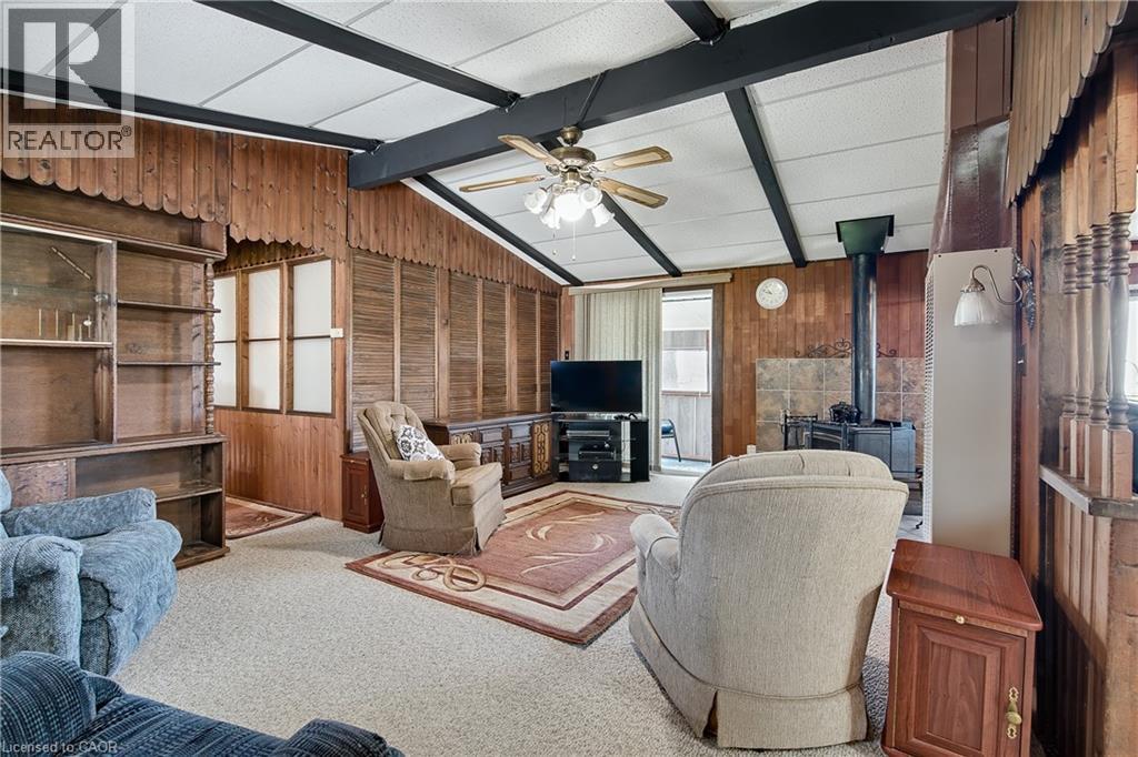 Property at 3058 LAKESHORE Road image 3