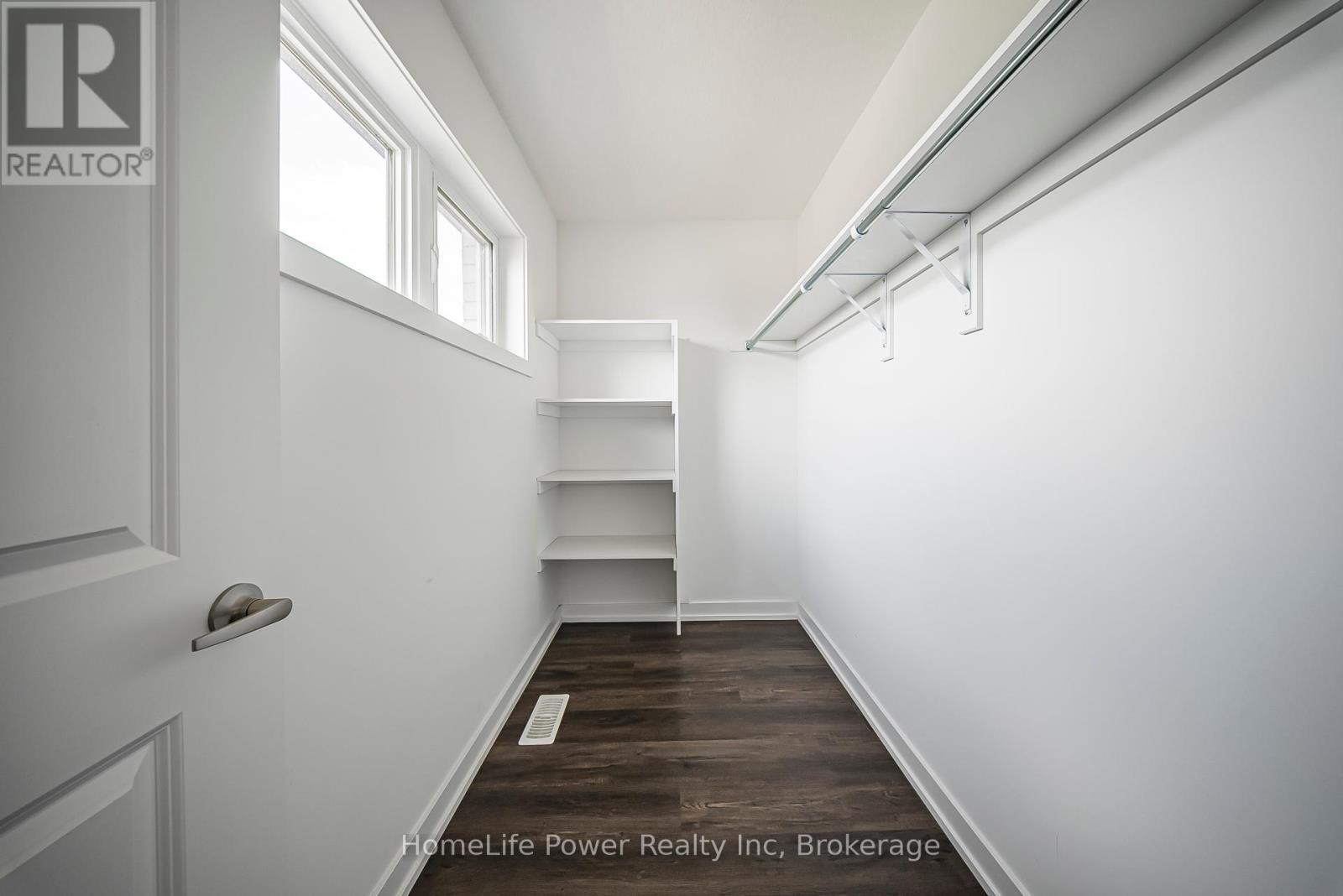 17 Ferris Circle, Guelph, Ontario  N1G 0H2 - Photo 34 - X12356801