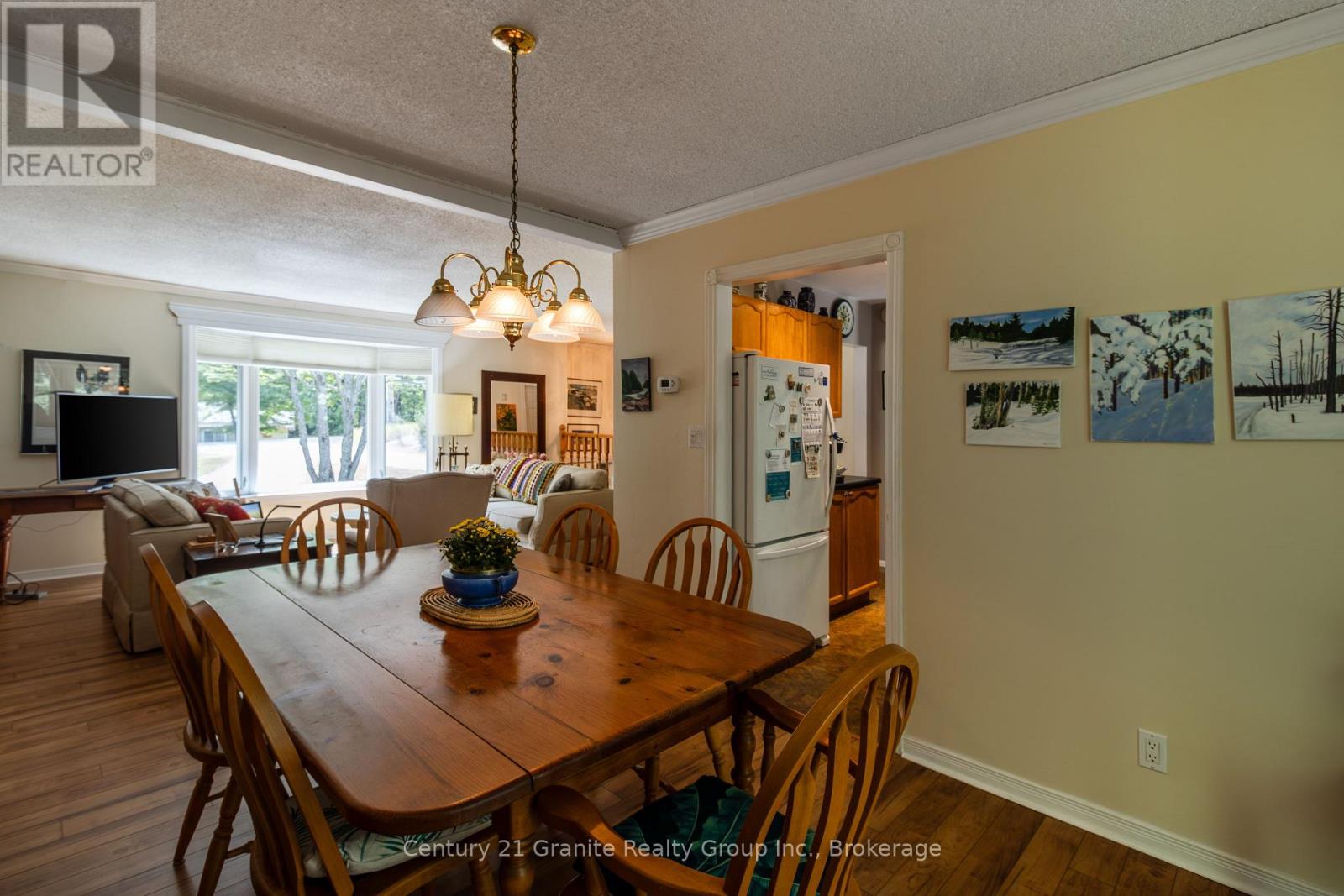 179 Riverside Drive, Dysart Et Al, Ontario  K0M 1S0 - Photo 10 - X12356817