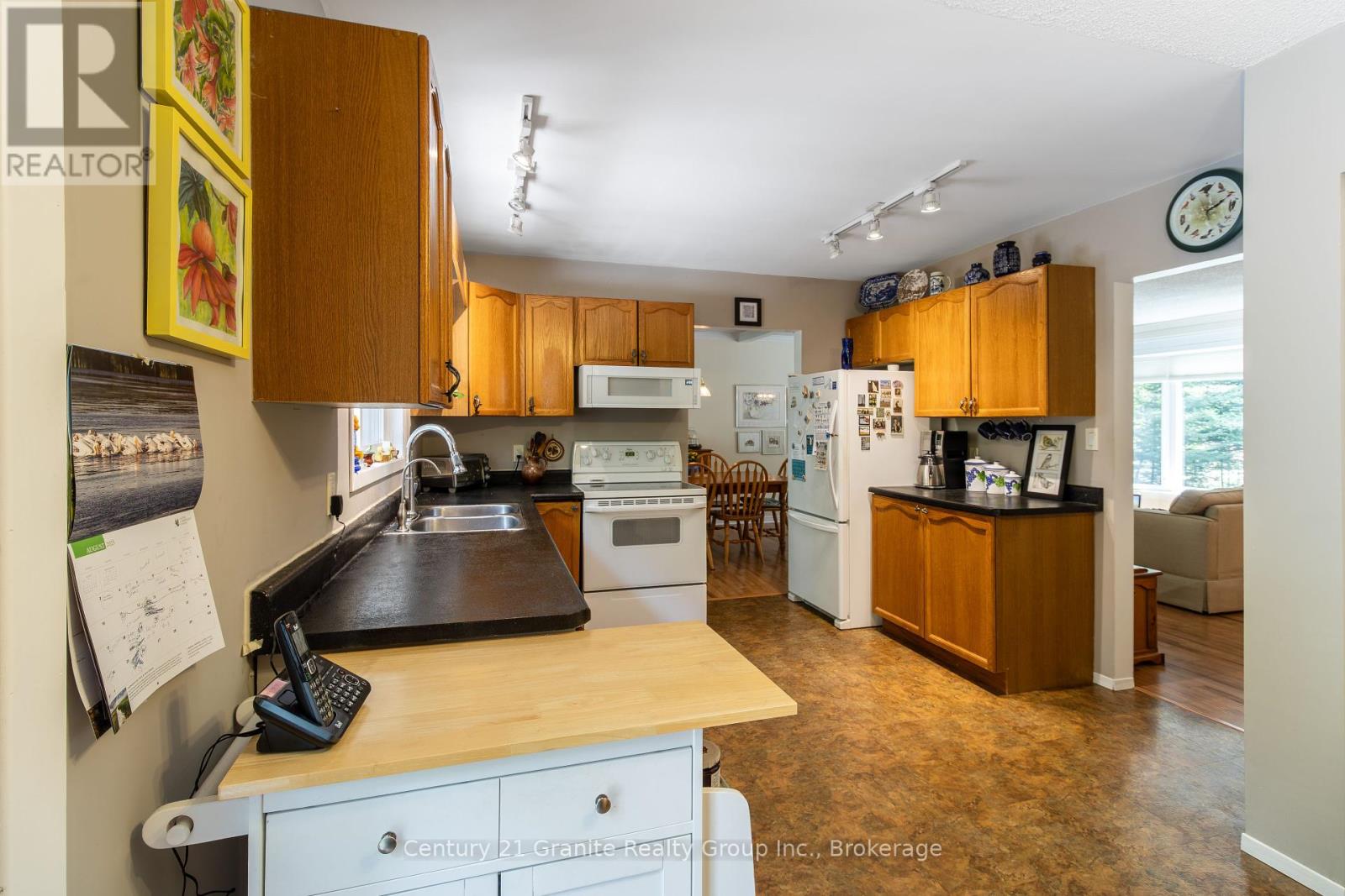 179 Riverside Drive, Dysart Et Al, Ontario  K0M 1S0 - Photo 20 - X12356817