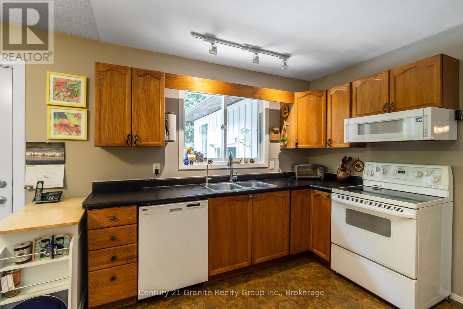179 Riverside Drive, Dysart Et Al, Ontario  K0M 1S0 - Photo 21 - X12356817