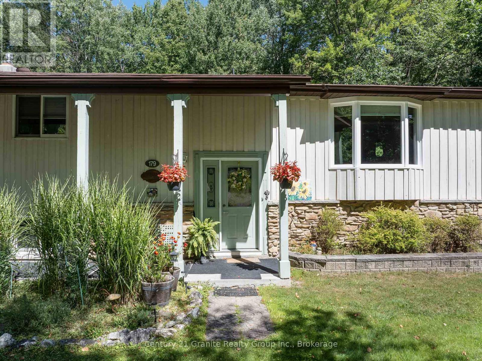 179 Riverside Drive, Dysart Et Al, Ontario  K0M 1S0 - Photo 39 - X12356817