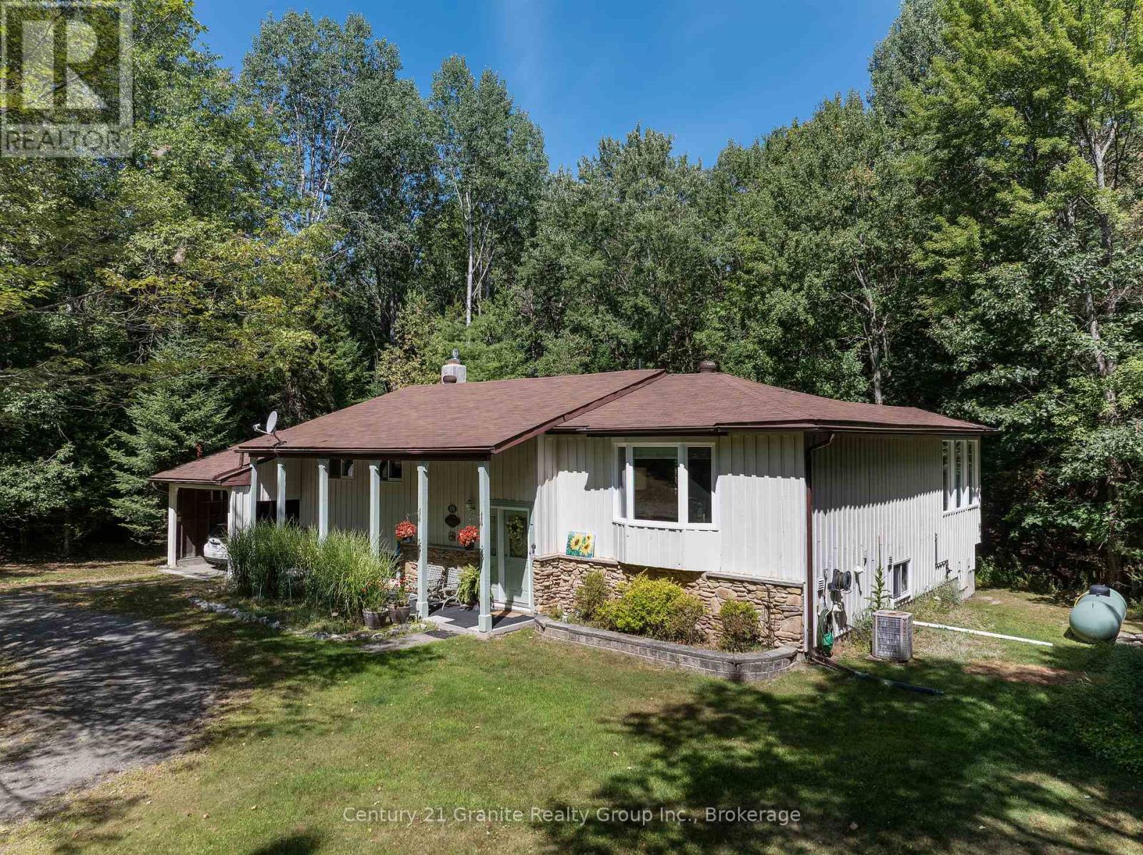 179 Riverside Drive, Dysart Et Al, Ontario  K0M 1S0 - Photo 40 - X12356817