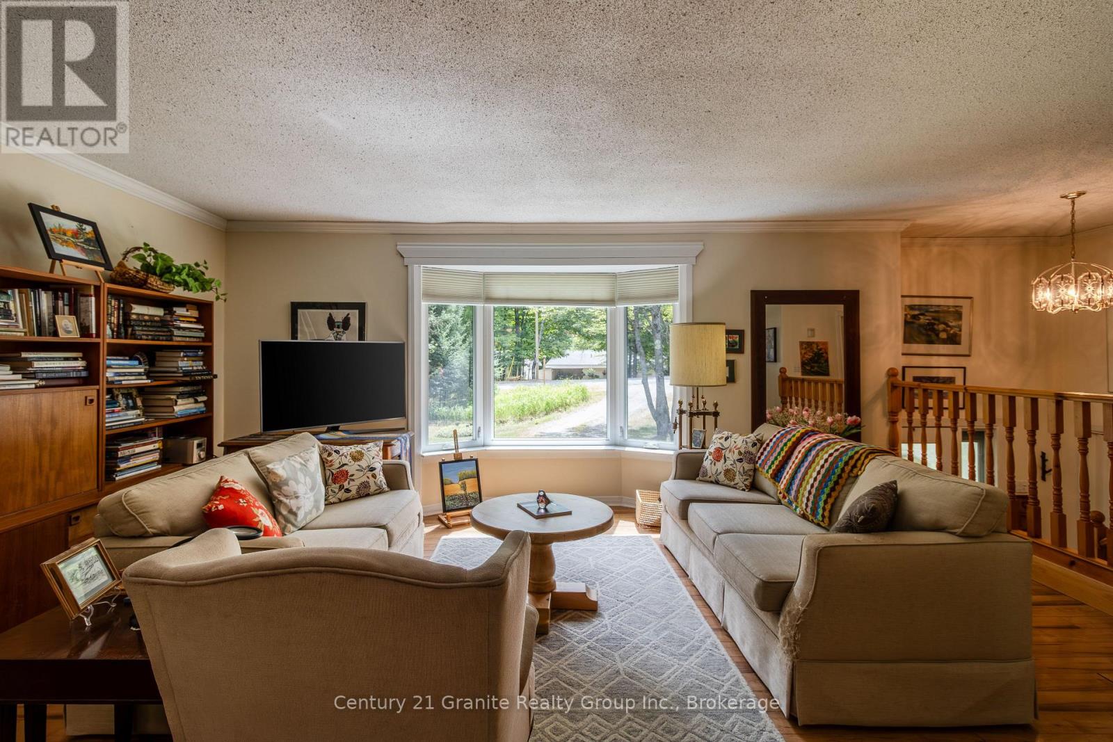 179 Riverside Drive, Dysart Et Al, Ontario  K0M 1S0 - Photo 6 - X12356817