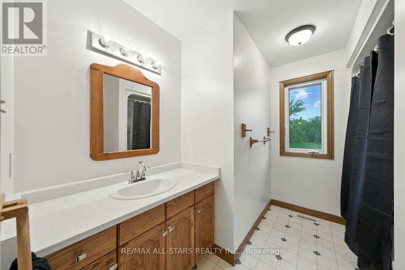 145 Fingerboard Road, Kawartha Lakes, Ontario  K0M 2C0 - Photo 14 - X12356651