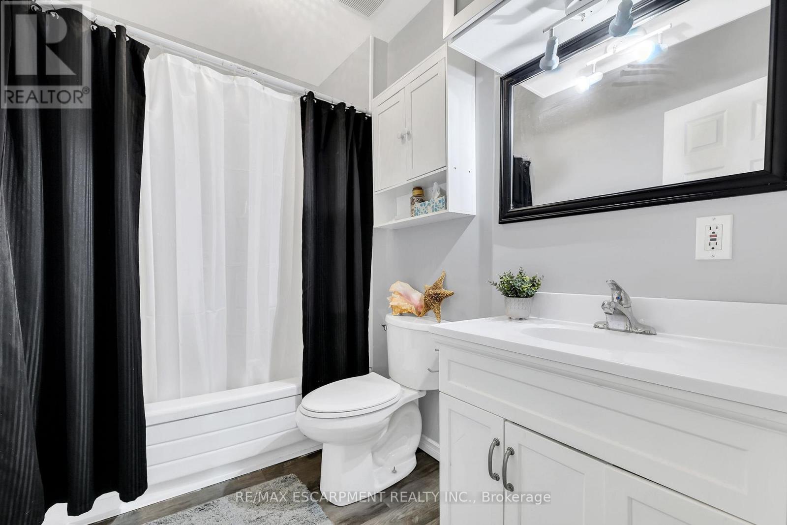 104 Southworth Street, Welland, Ontario  L3B 1Y8 - Photo 20 - X12356758