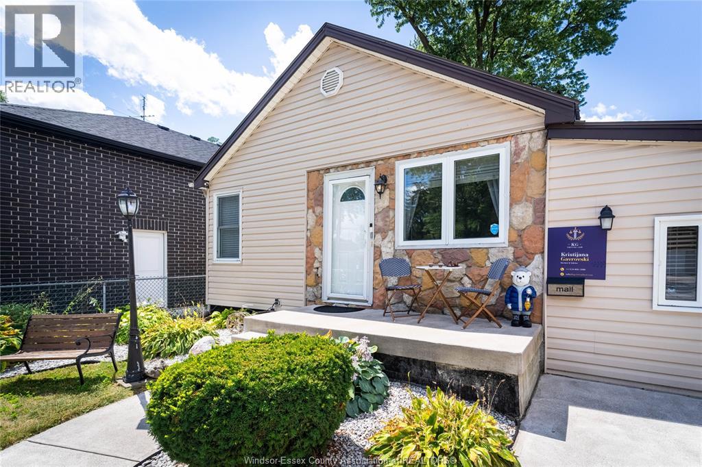 2621 Tourangeau, Windsor, Ontario  N8W 4P2 - Photo 2 - 25021078