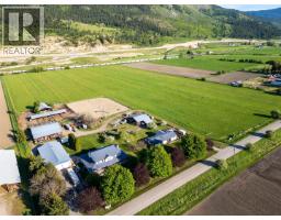 5976 VLA Road, chase, British Columbia