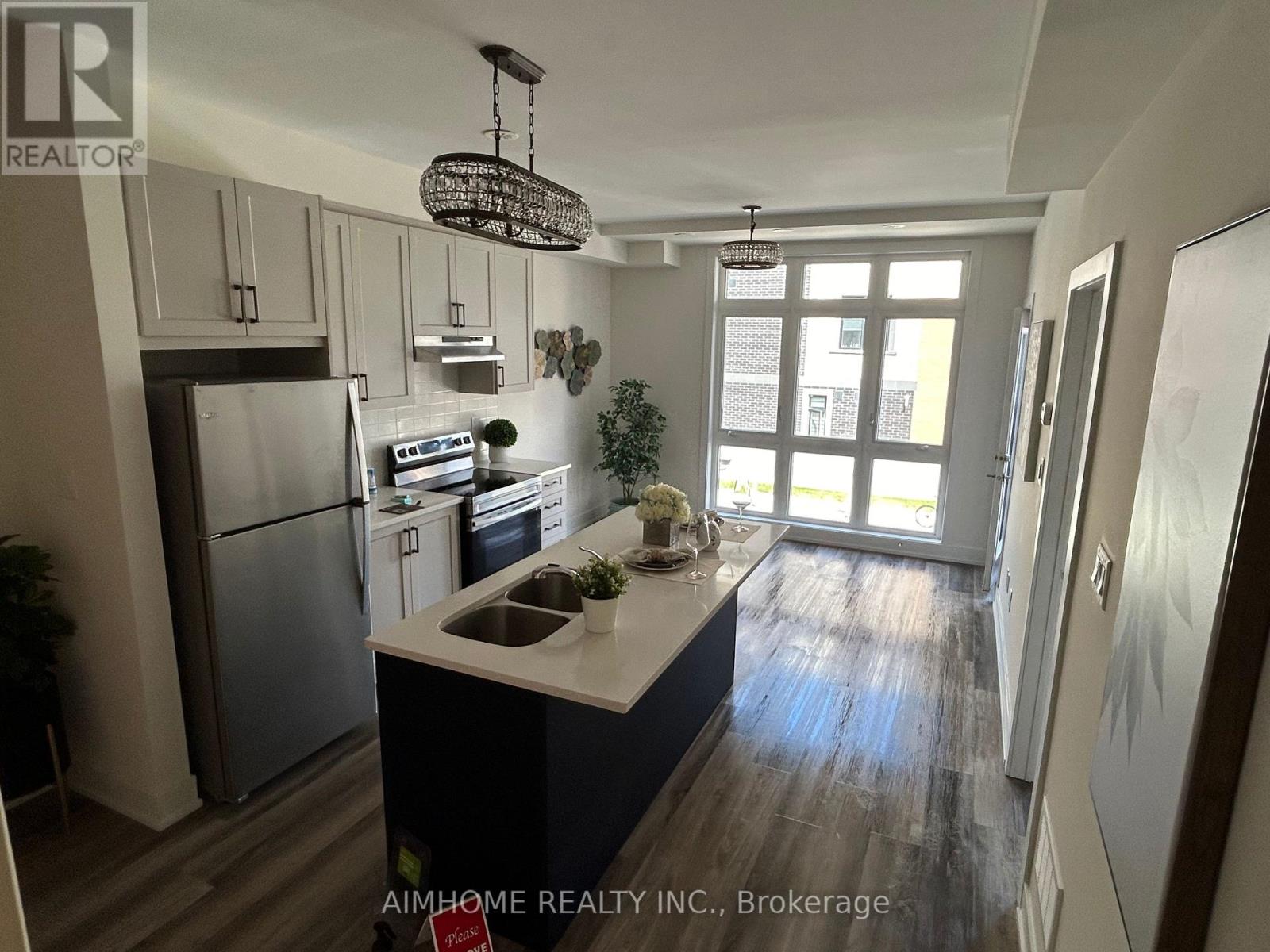 2 - 7 Phelps Lane, Richmond Hill, Ontario  L4E 1J4 - Photo 7 - N12356800