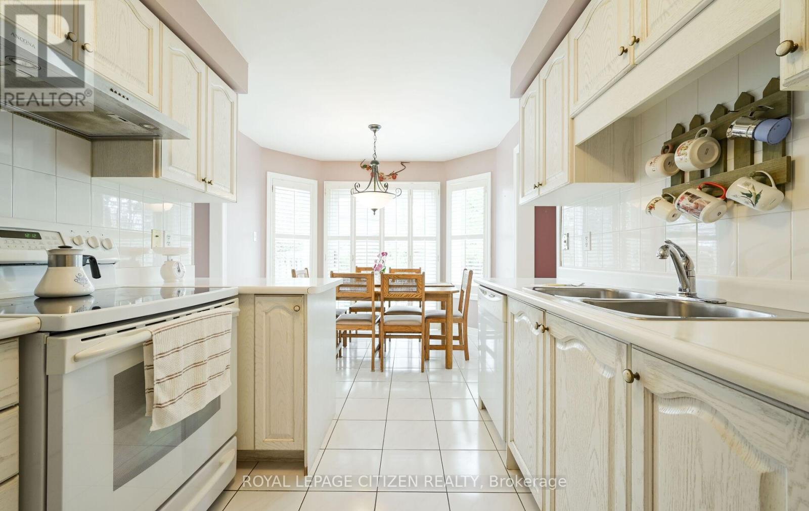 25 Grampian Avenue, Vaughan, Ontario  L6A 2A3 - Photo 14 - N12356836