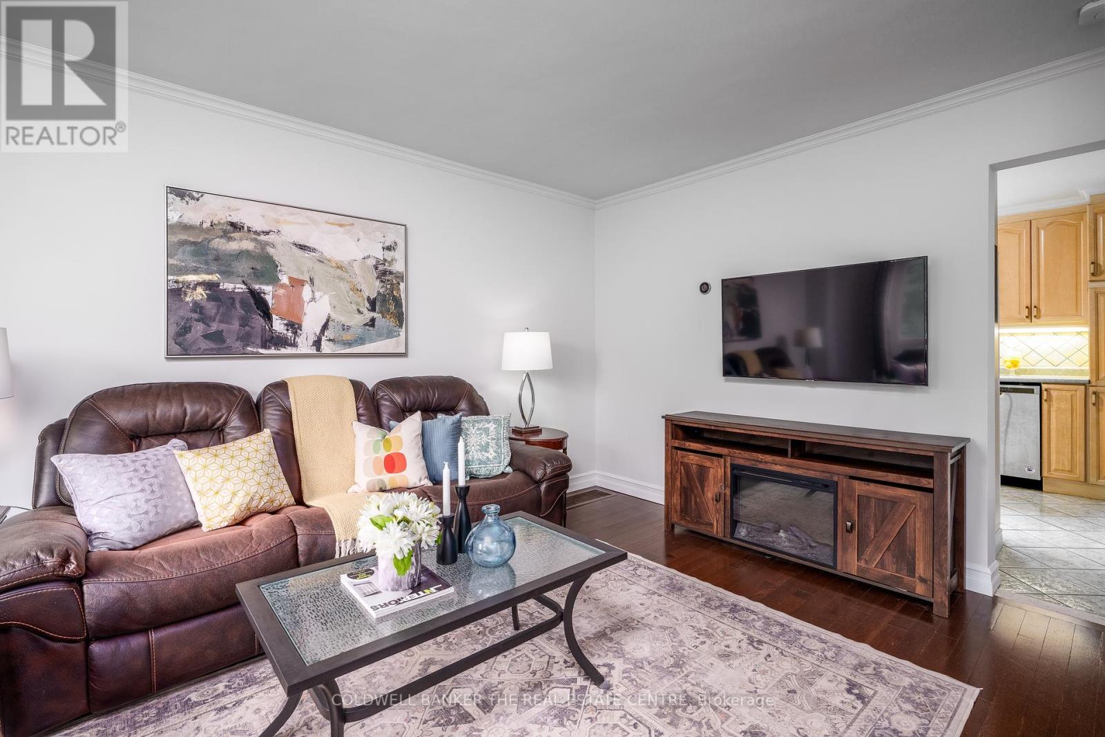 746 Elgin Street, Newmarket, Ontario  L3Y 3B8 - Photo 6 - N12356895