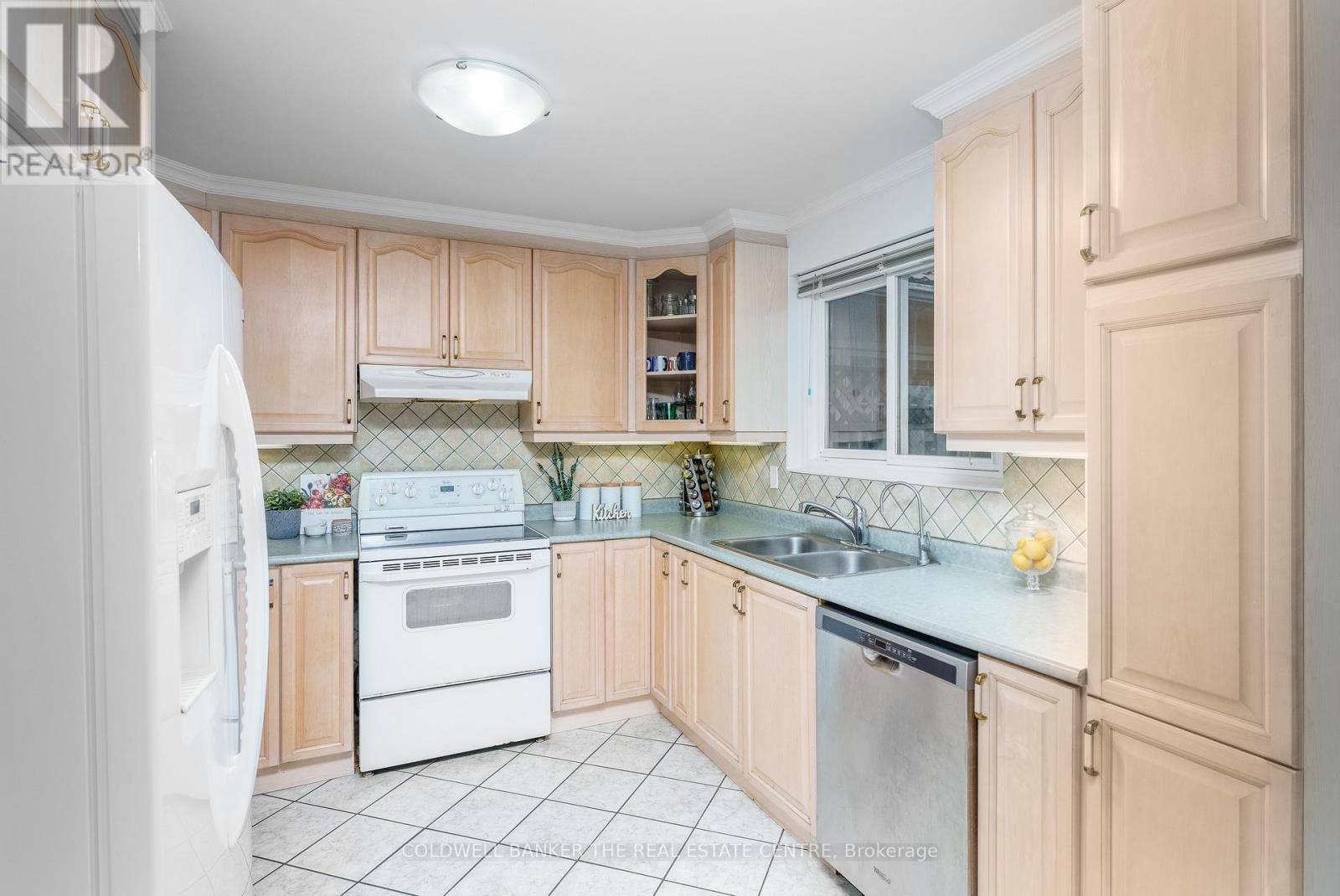746 Elgin Street, Newmarket, Ontario  L3Y 3B8 - Photo 7 - N12356895