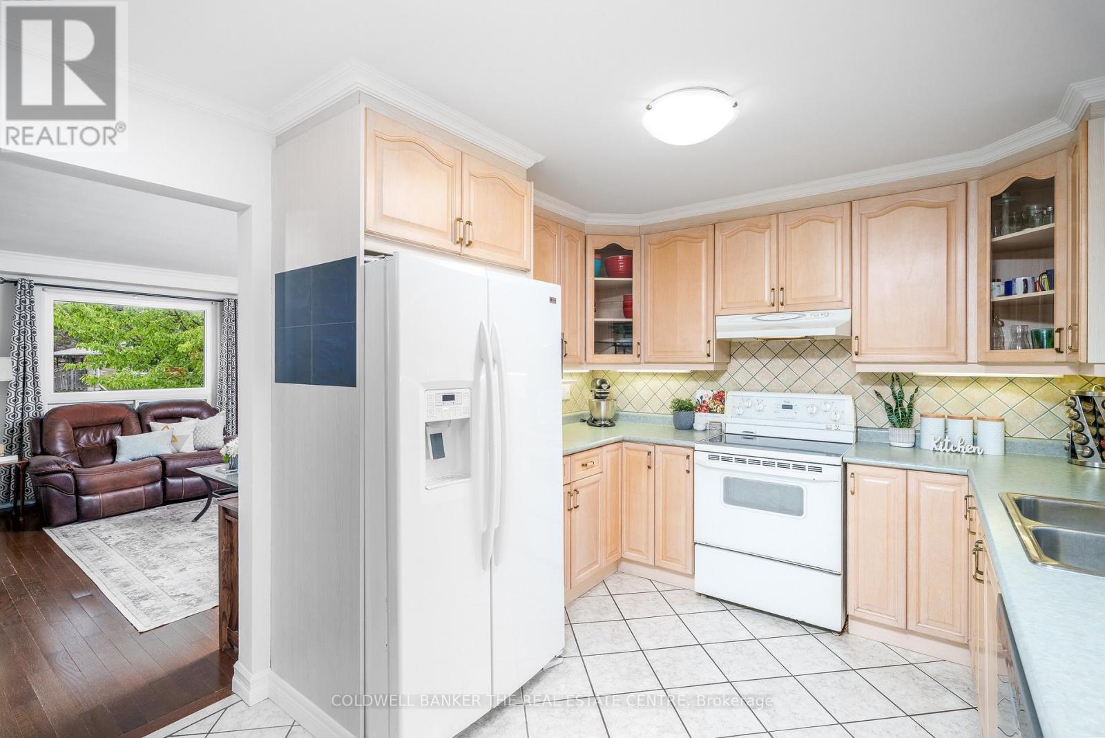 746 Elgin Street, Newmarket, Ontario  L3Y 3B8 - Photo 8 - N12356895
