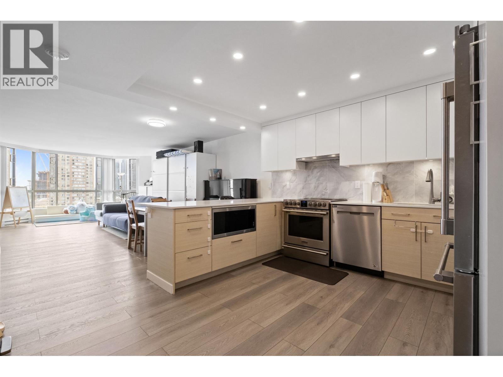 1404 4350 Beresford Street, Burnaby, British Columbia  V5H 4K9 - Photo 3 - R3039120