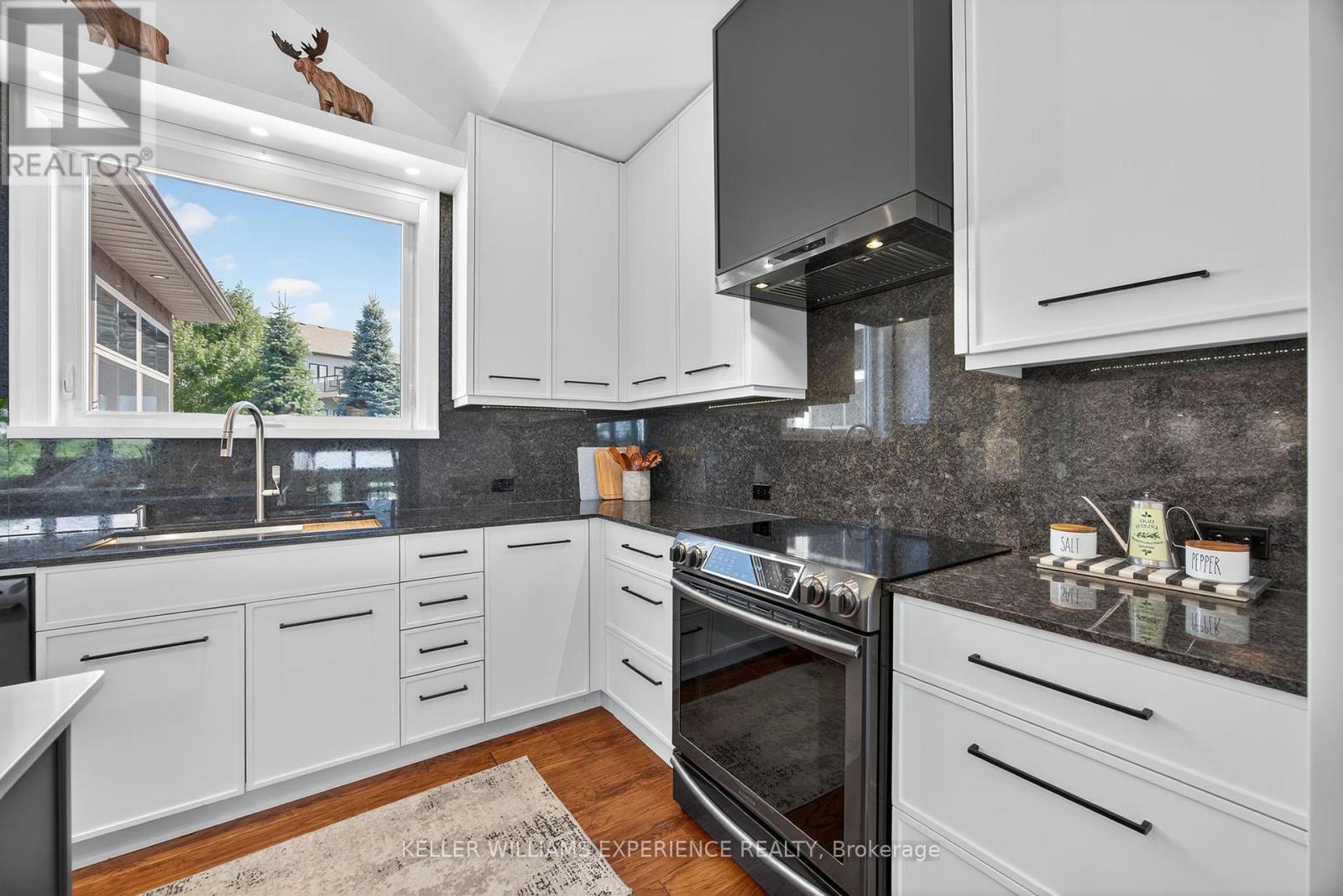 1435 15 16th Side Road E, Oro-Medonte, Ontario  L0L 2E0 - Photo 12 - S12356779