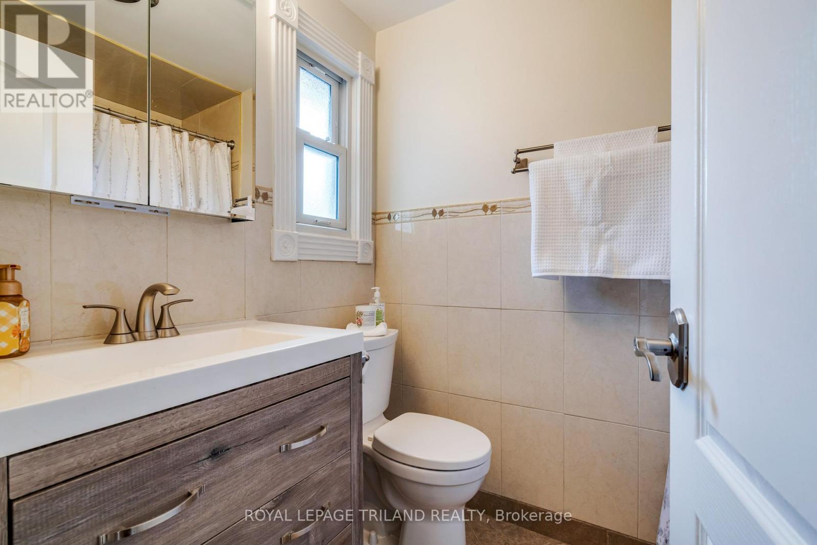 27 Cherokee Road, London North, Ontario  N6G 2N7 - Photo 22 - X12356935
