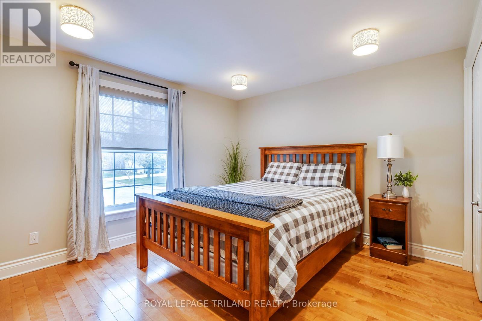 27 Cherokee Road, London North, Ontario  N6G 2N7 - Photo 25 - X12356935