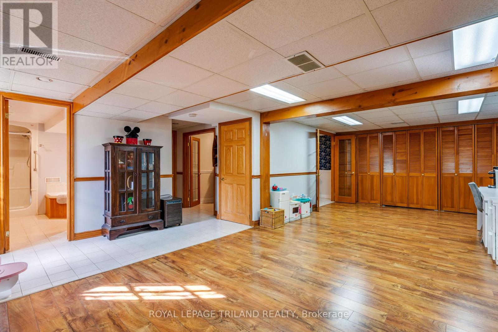 27 Cherokee Road, London North, Ontario  N6G 2N7 - Photo 29 - X12356935