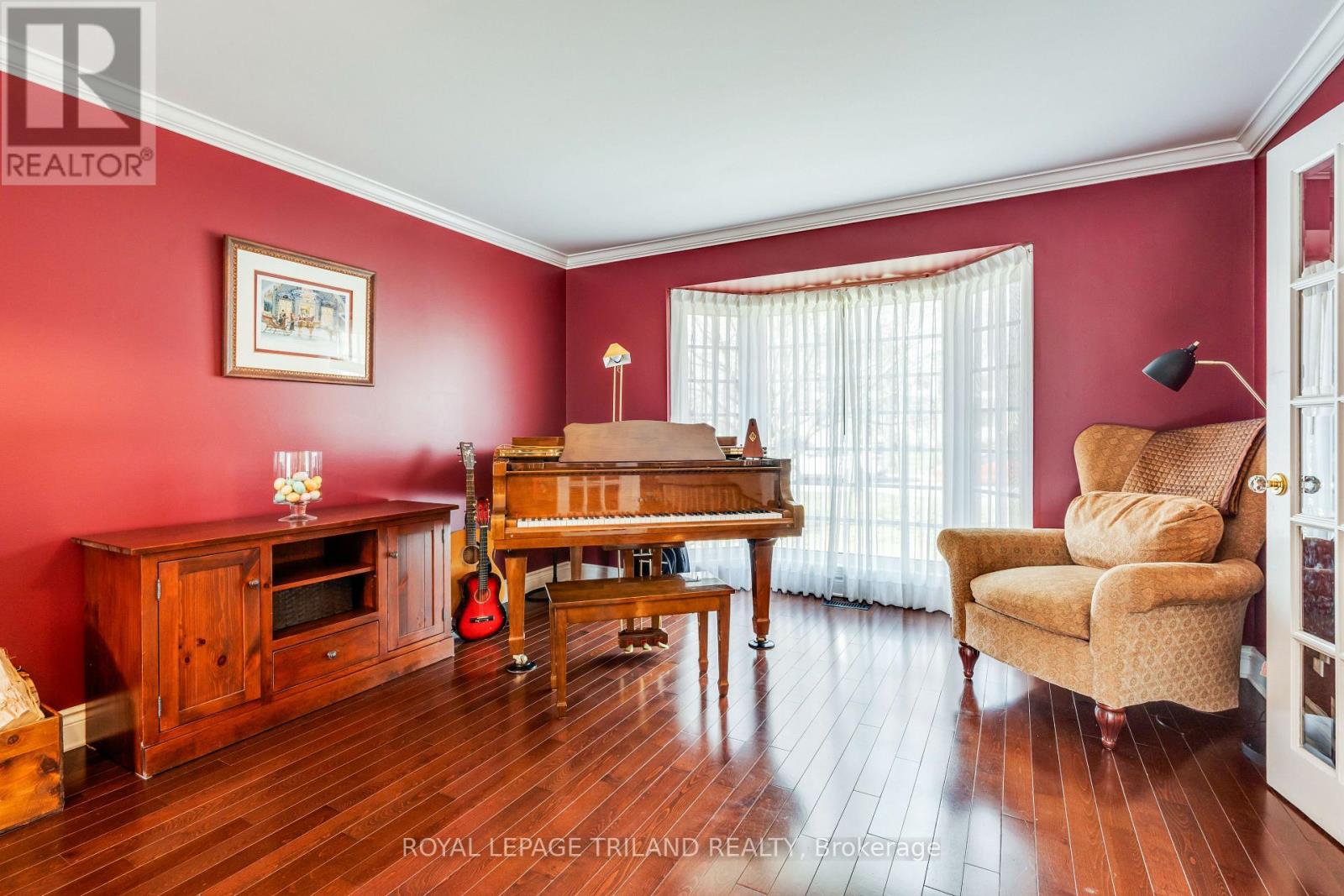 27 Cherokee Road, London North, Ontario  N6G 2N7 - Photo 7 - X12356935