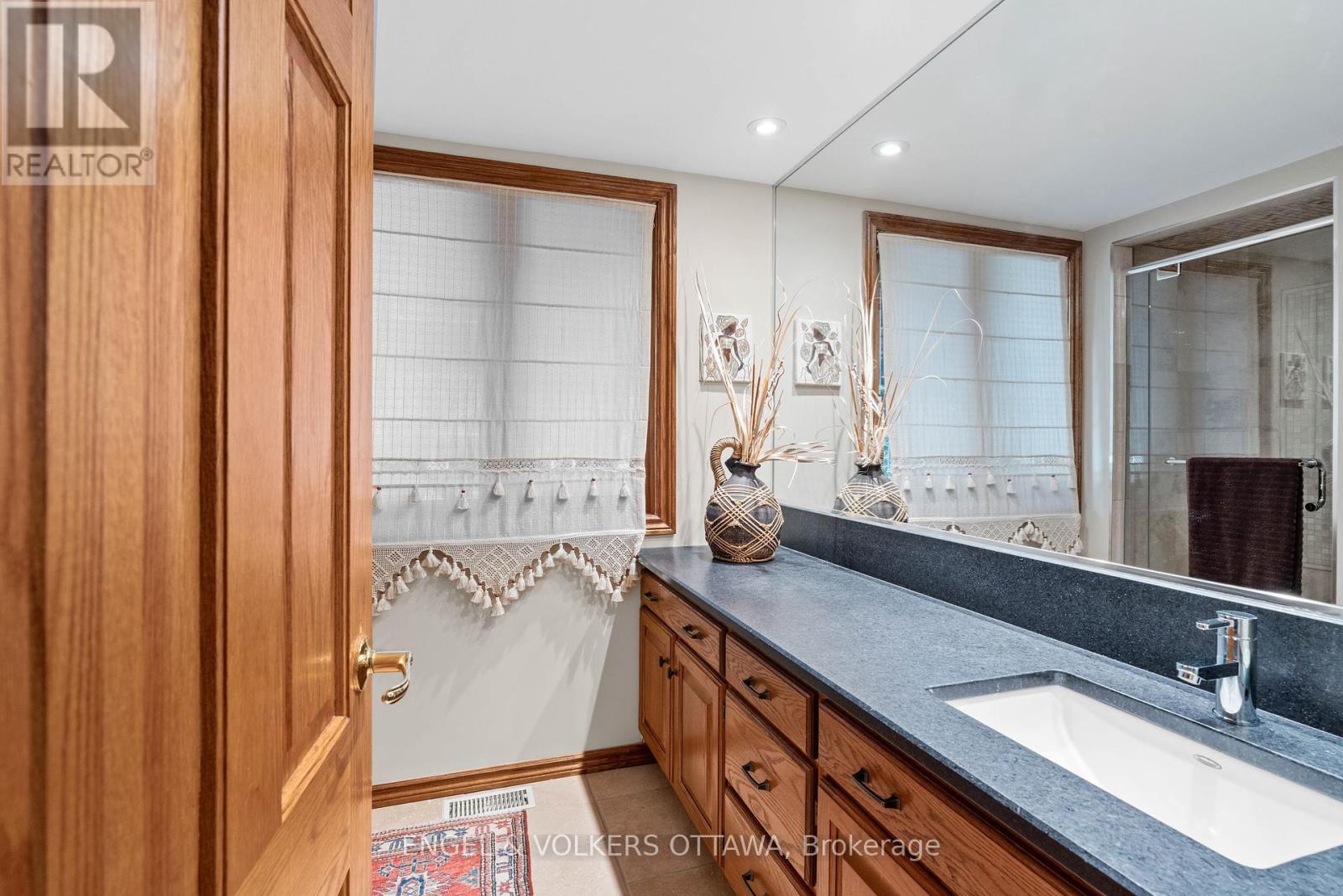 37 Revol Road, Ottawa, Ontario  K2G 0B8 - Photo 30 - X12356941