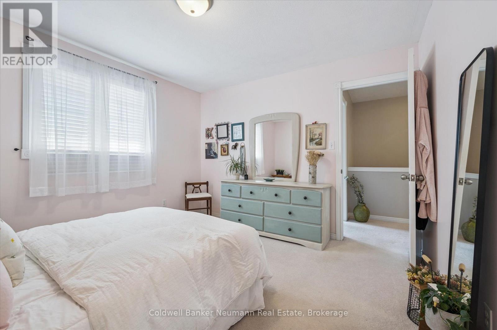 56 Hayward Crescent, Guelph, Ontario  N1G 5A3 - Photo 37 - X12349671