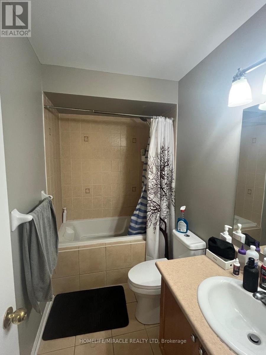 38 Rockgarden Trail, Brampton, Ontario  L6R 3M7 - Photo 16 - W12356773