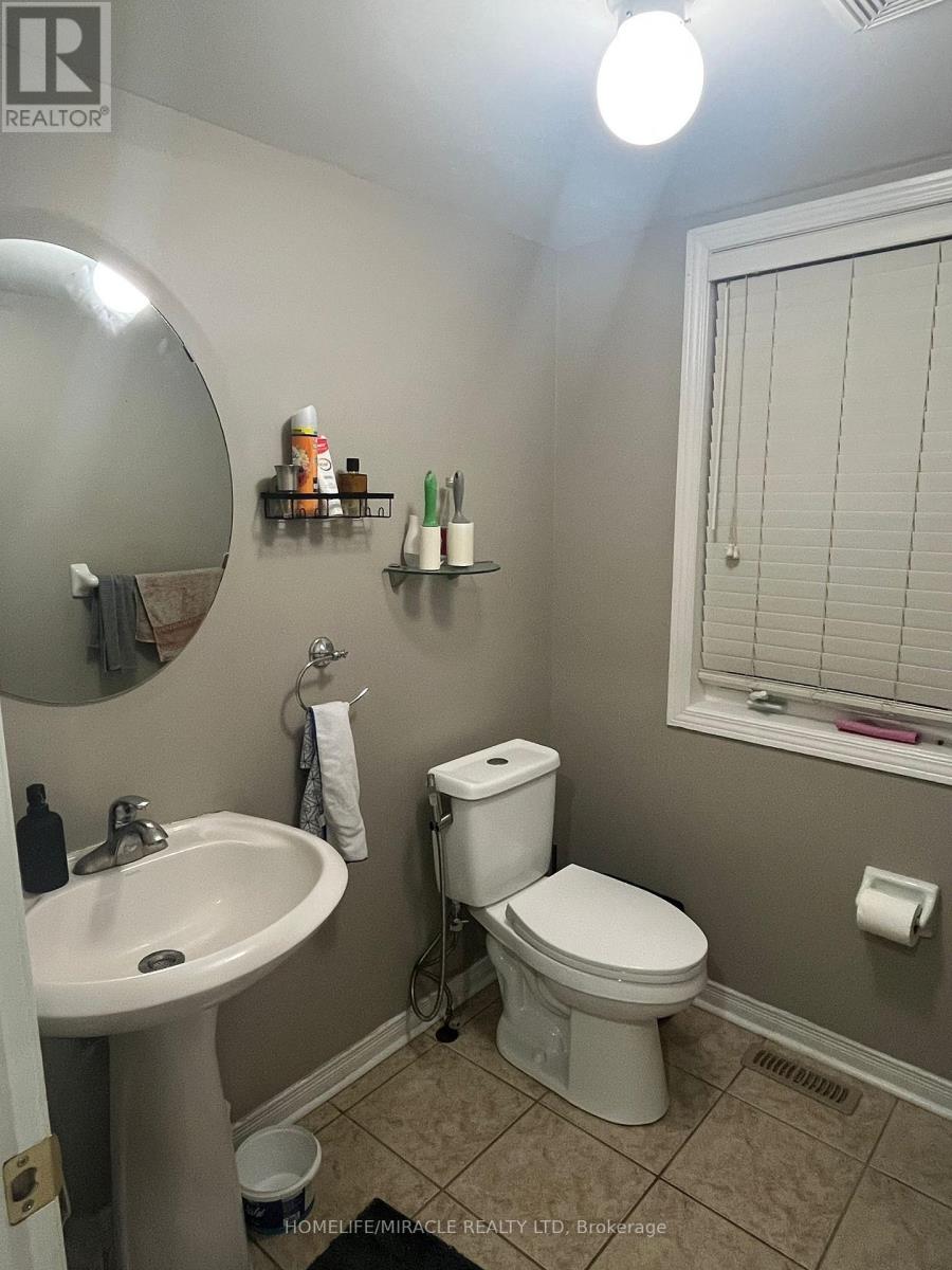 38 Rockgarden Trail, Brampton, Ontario  L6R 3M7 - Photo 21 - W12356773