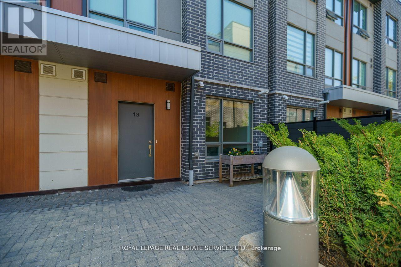 13 - 650 Atwater Avenue, Mississauga, Ontario  L5E 3K2 - Photo 5 - W12356821