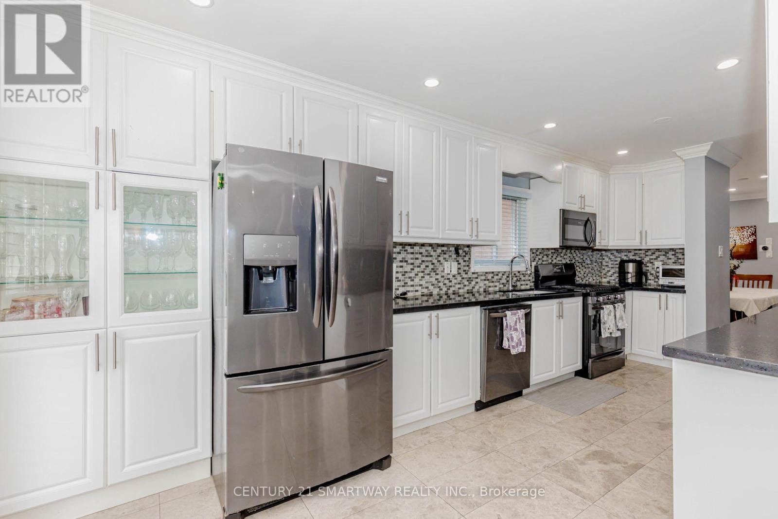 59 Arthurs Crescent, Brampton, Ontario  L6Y 4Y2 - Photo 15 - W12356861