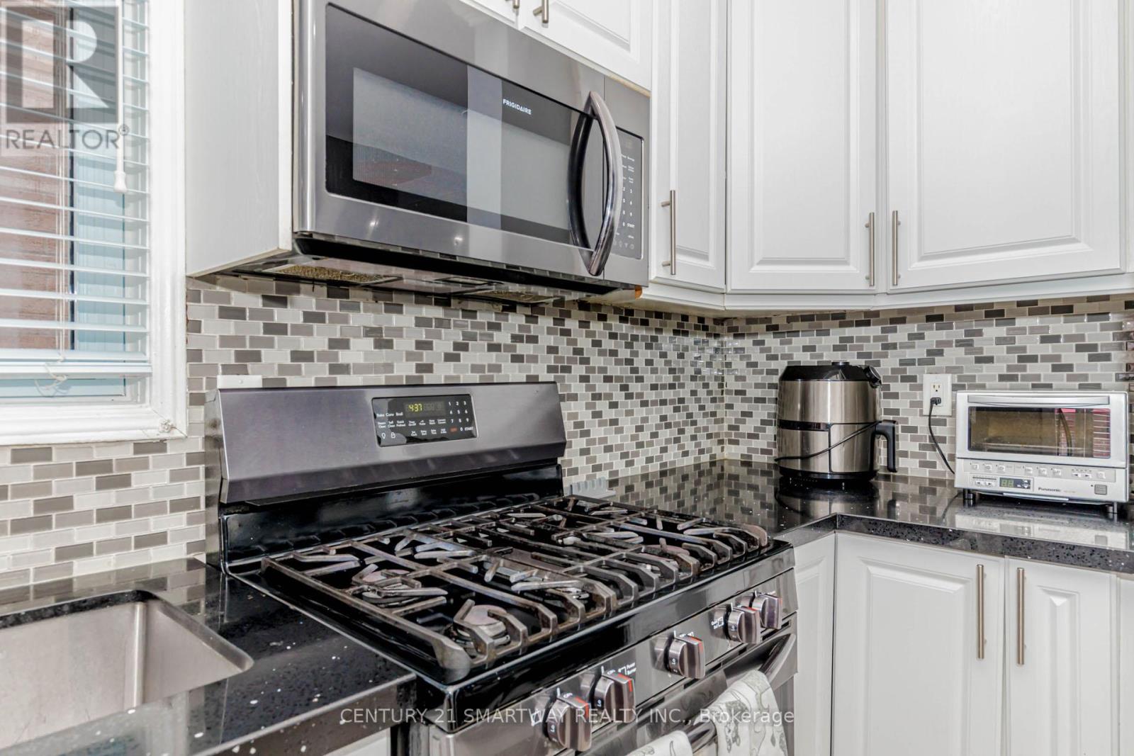 59 Arthurs Crescent, Brampton, Ontario  L6Y 4Y2 - Photo 17 - W12356861